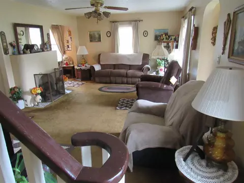 1437 Bertch Ave, Waterloo, IA 50702 photo 3