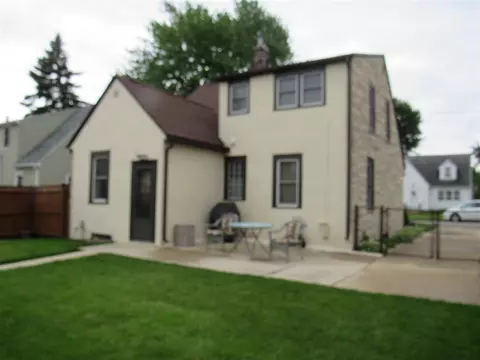 1437 Bertch Ave, Waterloo, IA 50702 photo 2