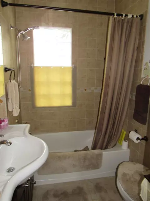 1437 Bertch Ave, Waterloo, IA 50702 photo 11