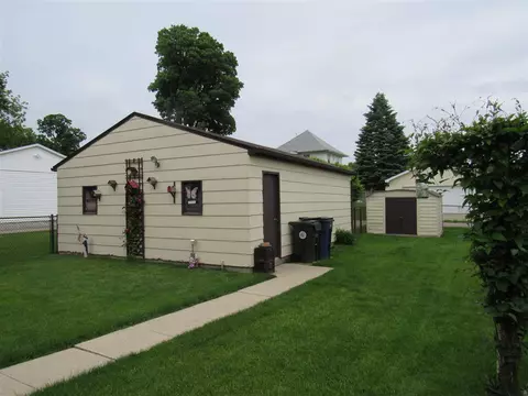 1437 Bertch Ave, Waterloo, IA 50702 photo 18