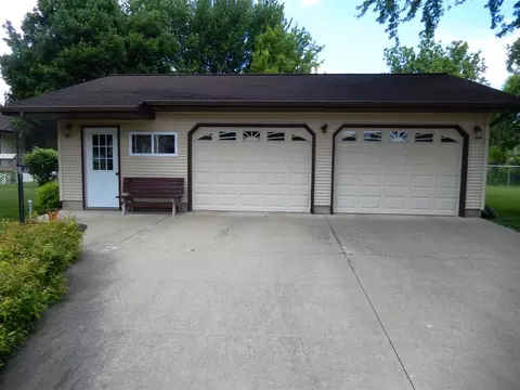 706 A Ave, Sumner, IA 50674 photo 2