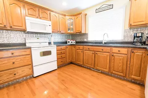 2706 Ryan Dr, Cedar Falls, IA 50613 photo 6