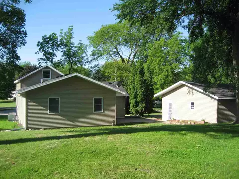 537 N Cherry St, Shell Rock, IA 50670 photo 3
