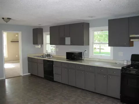 537 N Cherry St, Shell Rock, IA 50670 photo 13