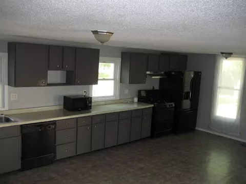 537 N Cherry St, Shell Rock, IA 50670 photo 11