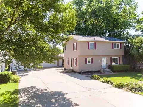 875 Maxwell St, Waterloo, IA 50701 photo 1