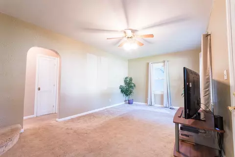 875 Maxwell St, Waterloo, IA 50701 photo 5