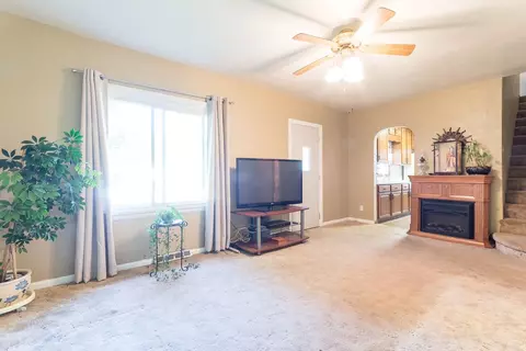 875 Maxwell St, Waterloo, IA 50701 photo 4