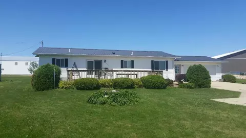 403 Union St, Aurora, IA 50607 photo 2