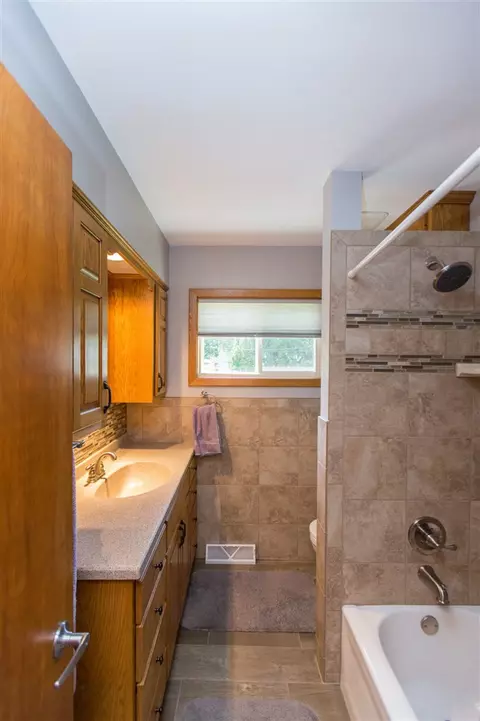 2624 Highview Ave, Waterloo, IA 50702 photo 9