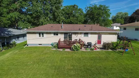 2624 Highview Ave, Waterloo, IA 50702 photo 2
