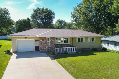 2624 Highview Ave, Waterloo, IA 50702 photo 1