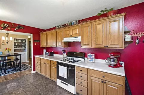 740 E Main St, Denver, IA 50622 photo 6