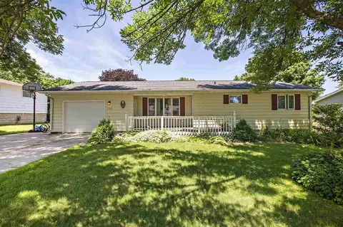 740 E Main St, Denver, IA 50622 photo 1