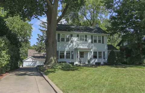 424 Sunset Rd, Waterloo, IA 50701 photo 2