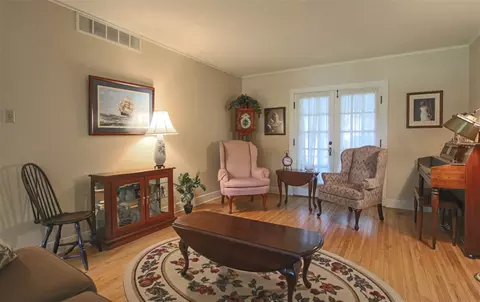 424 Sunset Rd, Waterloo, IA 50701 photo 3