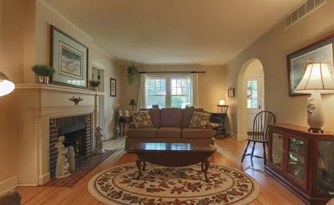 424 Sunset Rd, Waterloo, IA 50701 photo 4