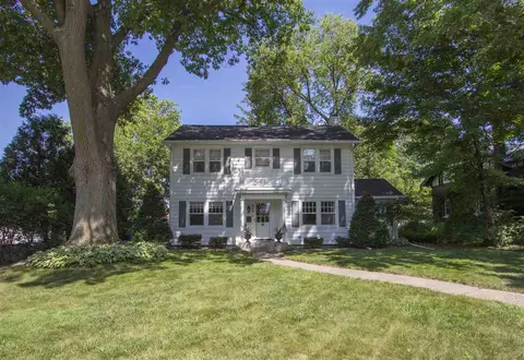 424 Sunset Rd, Waterloo, IA 50701 photo 1