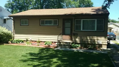 1615 E Ridgeway, Waterloo, IA 50702 photo 1