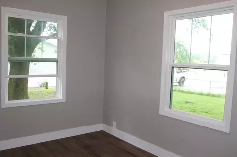 110 Eagle St, Denver, IA 50622 photo 8