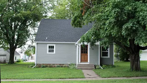 110 Eagle St, Denver, IA 50622 photo 1