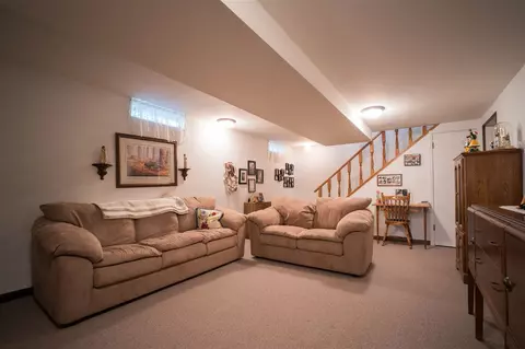 1158 E Ridgeway Ave, Waterloo, IA 50702 photo 13