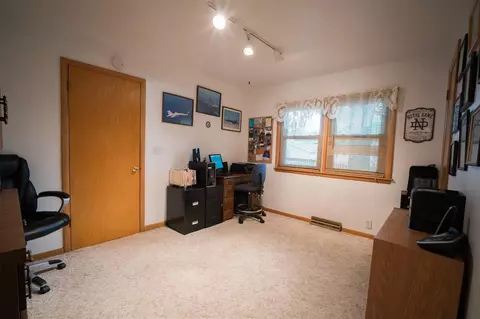 1158 E Ridgeway Ave, Waterloo, IA 50702 photo 10