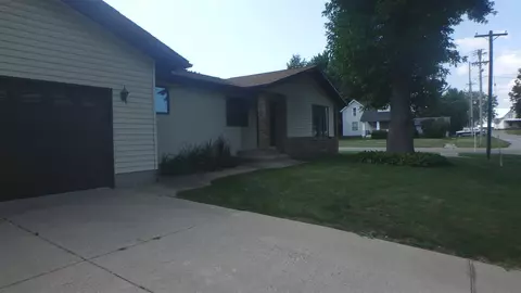 301 Holstead St, Dysart, IA 52224 photo 1