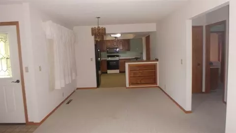 301 Holstead St, Dysart, IA 52224 photo 9