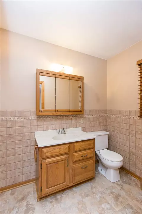 1628 E Mitchell Ave, Waterloo, IA 50702 photo 9