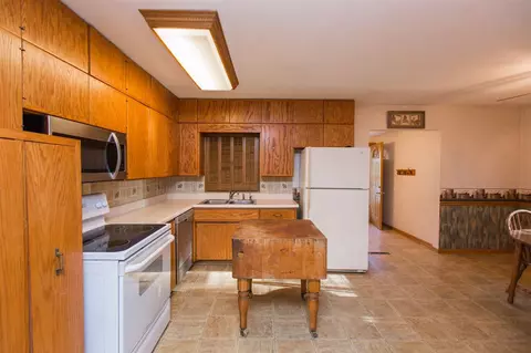 1628 E Mitchell Ave, Waterloo, IA 50702 photo 3