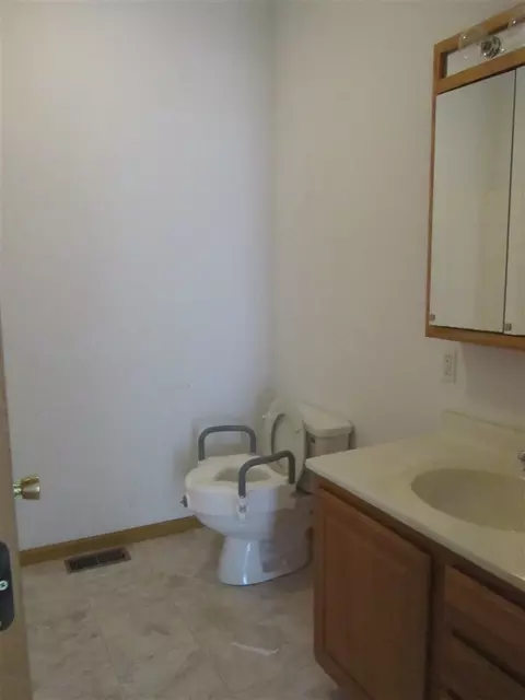 206 Walnut #2, Traer, IA 50675 photo 9