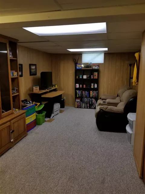 933 Cornwall Ave, Waterloo, IA 50702 photo 11