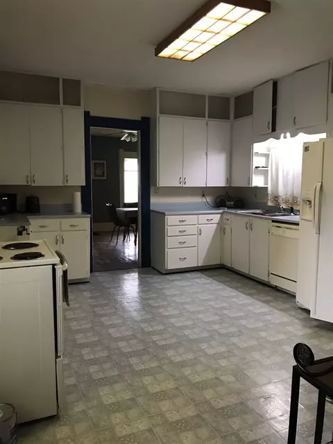 610 Mill St, Traer, IA 50675 photo 3