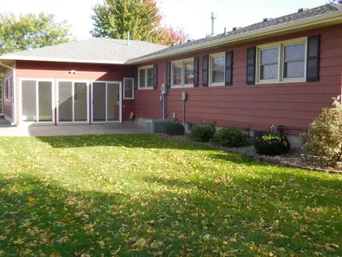 102 E Ridge St, Readlyn, IA 50668 photo 5