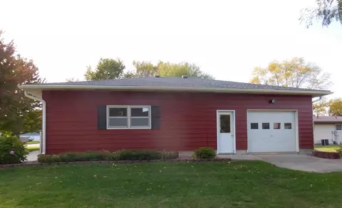 102 E Ridge St, Readlyn, IA 50668 photo 3