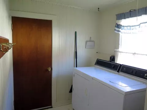 309 E Broadway St, Decorah, IA 52101 photo 9