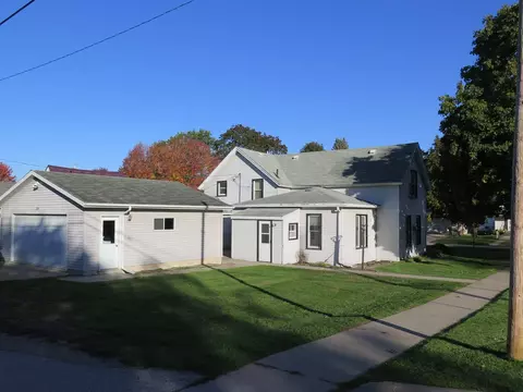 309 E Broadway St, Decorah, IA 52101 photo 2