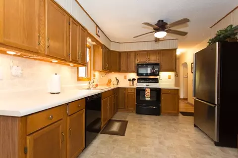 1738 Cornwall Ave, Waterloo, IA 50702 photo 9