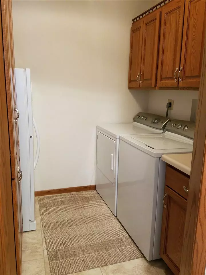  705 Hildreth St, Charles City, IA 50616 photo 6