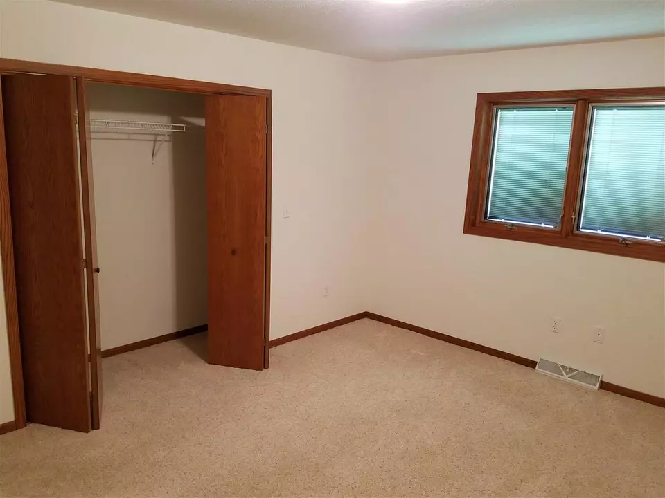  705 Hildreth St, Charles City, IA 50616 photo 12