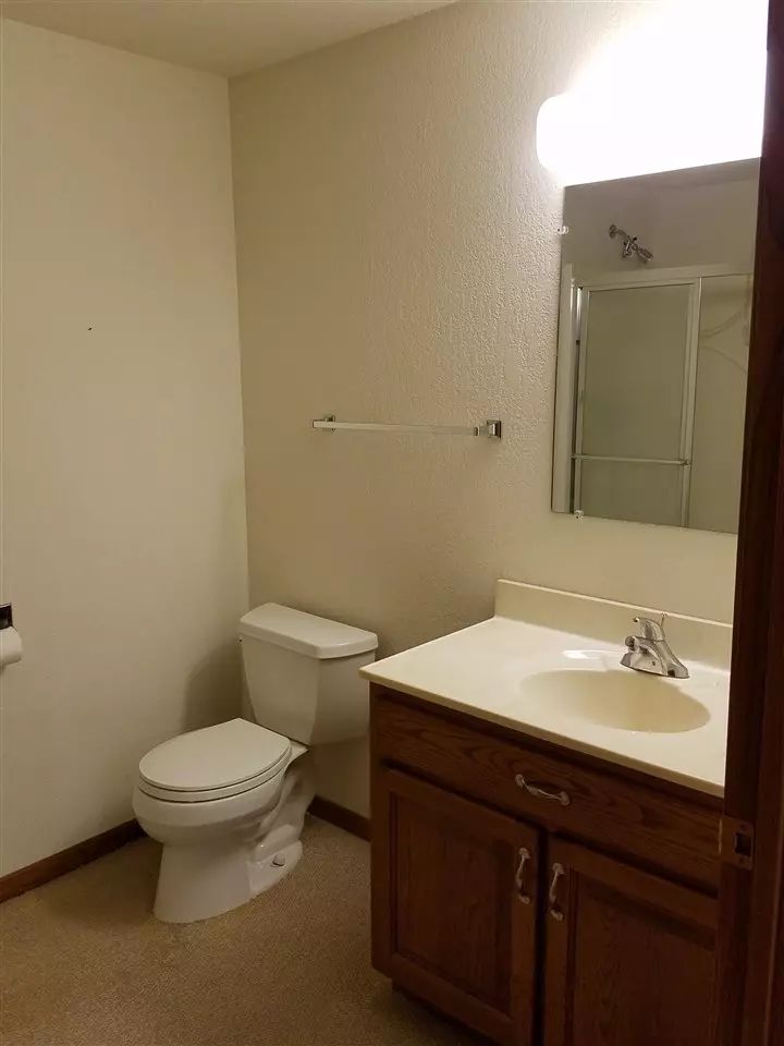  705 Hildreth St, Charles City, IA 50616 photo 16