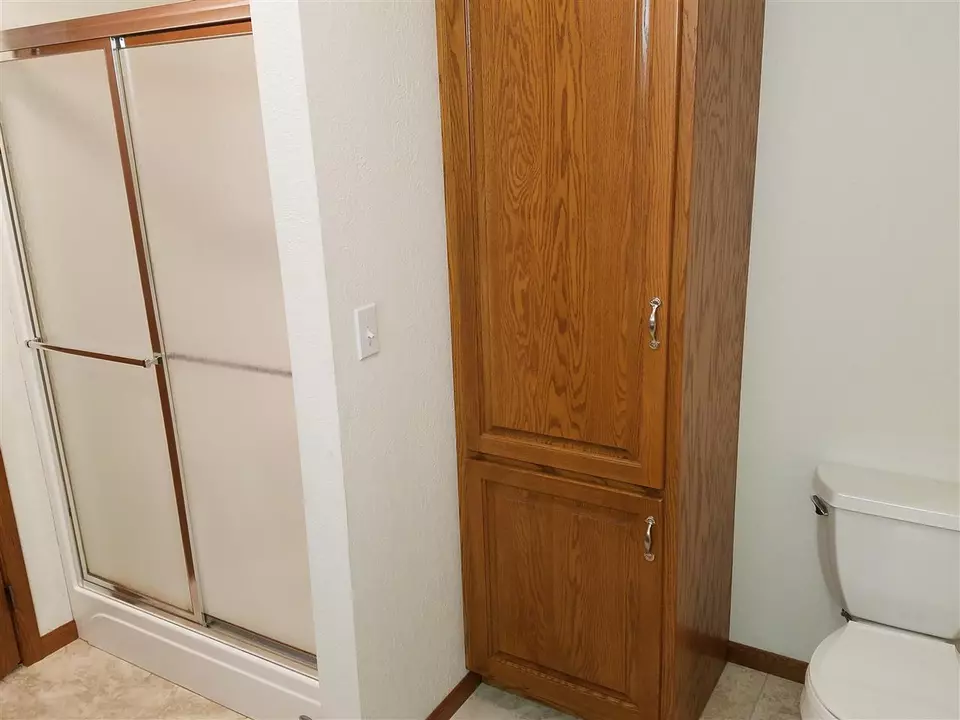  705 Hildreth St, Charles City, IA 50616 photo 11