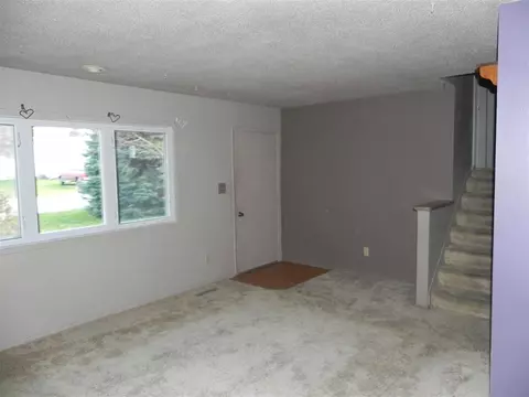416 E Barbara St, Shell Rock, IA 50670 photo 2