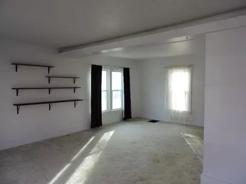 813 E Main St, Decorah, IA 52101 photo 3