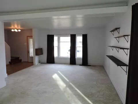 813 E Main St, Decorah, IA 52101 photo 2