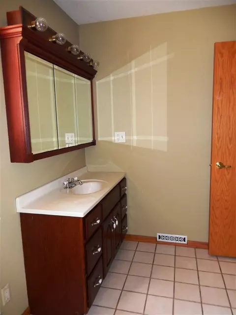 114 Park Ave, Sumner, IA 50674 photo 6
