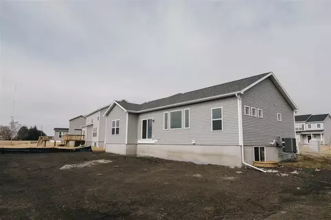 1208 Partridge Ln, Waterloo, IA 50701 photo 4