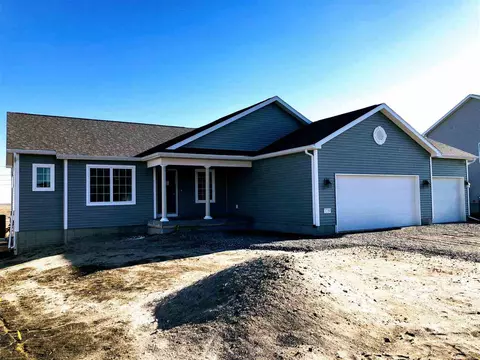 1208 Partridge Ln, Waterloo, IA 50701 photo 1