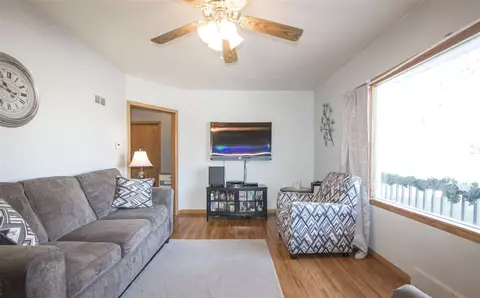 150 Bourland Ave, Waterloo, IA 50702 photo 3